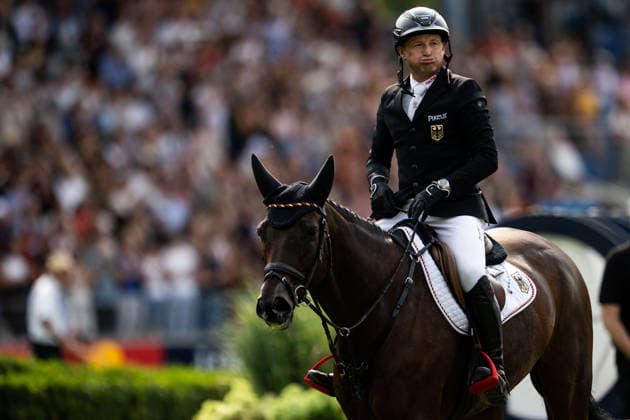 260816 Michael Jung of Germany with horse fischerChipmunk celebrate after winning gold in the Eventing Show Jumping Final during day 6 of the 2026 FEI World Championships on August 16, 2026 in Aachen. Photo: Emma Wallskog BILDBYRAN kod EW EW0687 ridsport equestrian rid-vm 2026 2026 fei world championships bbeng ridsport-vm fälttävlan eventing jubel *** August 16, 2026: Michael Jung of Germany and his horse fischerChipmunk celebrate after winning gold in the Eventing Show Jumping Final on Day 6 of the 2026 FEI World Championships on August 16, 2026 in Aachen. Photo by Emma Wallskog, BILDBYRAN, code EW EW0687. equestrian sports, riding, 2026 World Championships, 2026 FEI World Championships, BBENG, equestrian sports, World Championships, eventing, celebration  Copyright: EMMAxWALLSKOG BB260816EW048