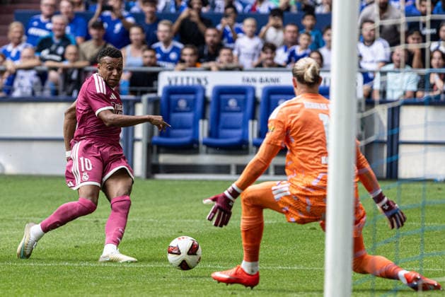 Testspiel: FC Schalke 04 - Real Madrid; 16.08.2026 Kylian Mbappe (Real Madrid, 10), Loris Karius (FC Schalke 04, 1) Testspiel: FC Schalke 04 - Real Madrid; Veltins-Arena, Gelsenkirchen; 16.08.2026 *** Friendly Match: FC Schalke 04 vs. Real Madrid, August 16, 2026; Kylian Mbappé (Real Madrid), 10; Loris Karius (FC Schalke 04), 1; Friendly Match: FC Schalke 04 vs. Real Madrid, Veltins Arena, Gelsenkirchen, August 16, 2026 Copyright: xBEAUTIFULxSPORTS Buriakovx