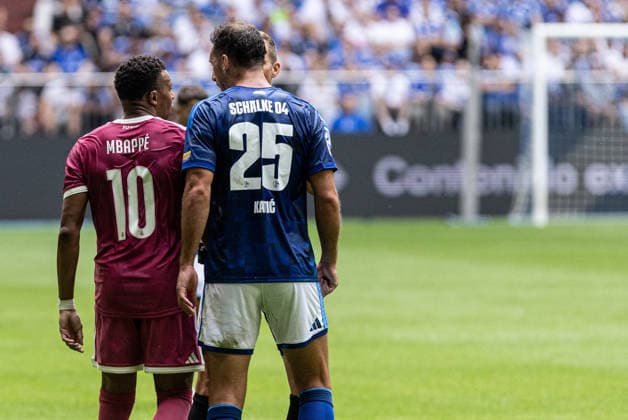 Testspiel: FC Schalke 04 - Real Madrid; 16.08.2026 Kylian Mbappe (Real Madrid, 10), Nikola Katic (FC Schalke 04, 25) Testspiel: FC Schalke 04 - Real Madrid; Veltins-Arena, Gelsenkirchen; 16.08.2026 *** Friendly Match: FC Schalke 04 vs. Real Madrid, August 16, 2026; Kylian Mbappé (Real Madrid, 10), Nikola Katic (FC Schalke 04, 25); Friendly Match: FC Schalke 04 vs. Real Madrid, Veltins Arena, Gelsenkirchen, August 16, 2026 Copyright: xBEAUTIFULxSPORTS Buriakovx