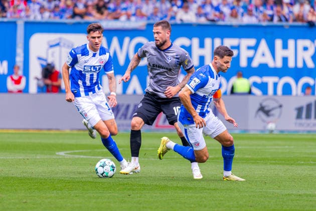 Deutschland: 3.Liga, Saison 2026 2027, 16.08.2026, 2. Spieltag, FC Hansa Rostock vs Waldhof Mannheim, Ostseestadion : Ulbricht, Julian (Waldhof Mannheim, 10) *** German 3rd Division, 2026–2027 Season, August 16, 2026, Matchday 2, FC Hansa Rostock vs. Waldhof Mannheim, Ostseestadion Ulbricht, Julian Waldhof Mannheim, 10 Copyright: xMichellexLukax