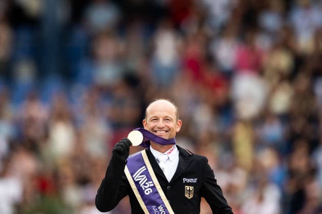 260816 Michael Jung of Germany celebrate on the podium after winning individual gold medal in the Eventing Show Jumping Final during day 6 of the 2026 FEI World Championships on August 16, 2026 in Aachen. Photo: Emma Wallskog BILDBYRAN kod EW EW0687 ridsport equestrian rid-vm 2026 2026 fei world championships bbeng ridsport-vm fälttävlan eventing *** August 16, 2026: Michael Jung of Germany celebrates on the podium after winning the individual gold medal in the Eventing Show Jumping Final on Day 6 of the 2026 FEI World Championships, 2026 in Aachen. Photo by Emma Wallskog, BILDBYRAN, code EW EW0687. equestrian sports, riding, 2026 World Championships, 2026 FEI World Championships, BBENG, equestrian sports, World Championships, eventing  Copyright: EMMAxWALLSKOG BB260816EW055