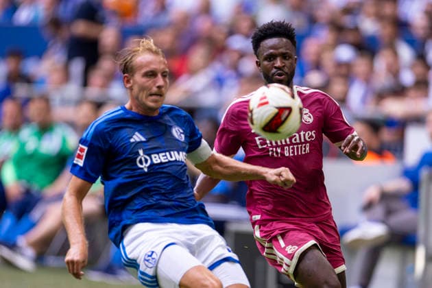 15.08.2026, Fussball, Testspiel FC Schalke 04 - Real Madrid CF. v. l. Timo Becker (FC Schalke 04), Vinicius Junior (Real Madrid CF) im Duell. Gelsenkirchen Veltins Arena NRW Deutschland xRHR-FOTO DEx *** August 15, 2026, Soccer, Friendly Match: FC Schalke 04 vs. Real Madrid CF, Timo Becker (FC Schalke 04) and Vinicius Junior (Real Madrid CF) face off at the Veltins Arena in Gelsenkirchen, North Rhine-Westphalia, Germany xRHR PHOTO DEx Copyright: DennisxEwert RHR-FOTOx RHR-FOTO DE