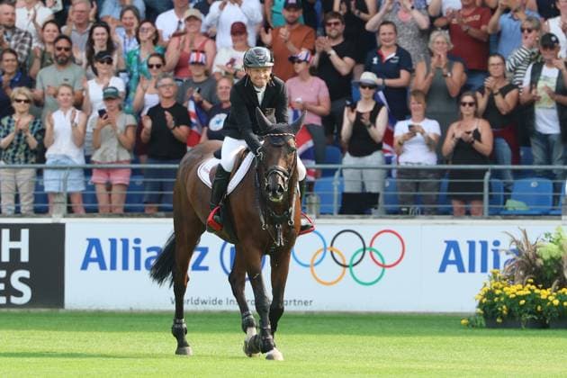 1. Platz, Weltmeister Michael Jung (GER, Deutschland, Germany) mit Pferd fischerChipmunk FRH, Chipmunk FRH, Siegejubel, Jubel, Siegerfaust, Emotion , Vielseitigkeit , FEI Eventing World Championship, WM, Weltmeisterschaft , DHL-Preis, Einzel Mannschaft, AACHEN - FEI World Championships 2026, Weltfest des Pferdesports, Reitsport Weltmeisterschaft 2026, Aachen 2026, Welcome Home 2026, Aachener Soers, 11. bis 23. August 2026, Reitsport, 16.08.2026, Aachen Aachener Soers Deutschland *** 1st place, World Champion Michael Jung GER, Germany, riding fischerChipmunk FRH, Chipmunk FRH, celebration of victory, celebration, victory fist, emotion, eventing, FEI Eventing World Championship, DHL Prize, individual and team, AACHEN FEI World Championships 2026, World Festival of Equestrian Sports, 2026 Equestrian World Championships, Aachen 2026, Welcome Home 2026, Aachen Soers, August 11–23, 2026, Equestrian Sports, August 16, 2026, Aachen Soers, Germany