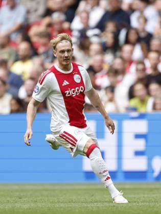 AMSTERDAM - Julian Brandt of AFC Ajax during the Dutch Eredivisie match between AFC Ajax and SC Heerenveen at the Johan Cruijff ArenA on August 16, 2026 in Amsterdam, the Netherlands. MAURICE VAN STEEN ANP Eredivisie 2026-2027 xVIxANPxSportx xMauricexvanxSteenxIVx 565624039 originalFilename: 565624039.jpg