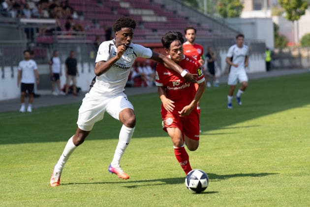 16.08.2026, xhfmx, Fussball Regionalliga Suedwest, FSV Mainz 05 U23 - FSV Frankfurt v.l. Uche Obiogumu (FSV Frankfurt, 29) im Zweikampf mit einem Gegenspieler (DFL DFB REGULATIONS PROHIBIT ANY USE OF PHOTOGRAPHS as IMAGE SEQUENCES and or QUASI-VIDEO) Mainz *** August 16, 2026, xhfmx, Regionalliga Southwest Soccer, FSV Mainz 05 U23 vs. FSV Frankfurt, Uche Obiogumu (FSV Frankfurt), 29, in a tackle with an opponent. DFL and DFB regulations prohibit any use of photographs as image sequences and or quasi-video. Mainz