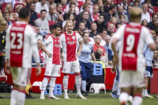 AMSTERDAM - (lr) Marcos Leonardo of Ajax and Julian Brandt of Ajax during the Dutch Eredivisie match between AFC Ajax and SC Heerenveen at the Johan Cruijff ArenA on 16 August 2026 in Amsterdam, the Netherlands. OLAF KRAAK ANP Eredivisie 2026-2027 xVIxANPxSportx xxANPxIVx 565624165 originalFilename: 565624165.jpg
