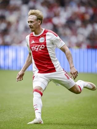 AMSTERDAM - Julian Brandt of Ajax during the Dutch Eredivisie match between AFC Ajax and SC Heerenveen at the Johan Cruijff ArenA on August 16, 2026 in Amsterdam, the Netherlands. OLAF KRAAK ANP Eredivisie 2026-2027 xVIxANPxSportx xxANPxIVx 565624204 originalFilename: 565624204.jpg