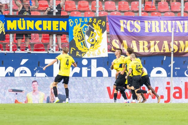 16.08.2026, Fussball, GER, Saison, 3.Liga, Saision 2026 2027, 02. Spieltag, SSV Jahn Regensburg - 1.FC Saarbrücken Jubel nach dem 1:0 für Saabrücken in der letzten Minute durch Kai Brünker DFL REGULATIONS PROHIBIT ANY USE OF PHOTOGRAPHS AS IMAGE SEQUENCES AND OR QUASI-VIDEO. *** August 16, 2026, Soccer, GER, Season, 3rd Division, 2026–2027 Season, Matchday 2, SSV Jahn Regensburg 1 FC Saarbrücken Jubilation after Saarbrücken’s 1–0 last-minute goal by Kai Brünker DFL REGULATIONS PROHIBIT ANY USE OF PHOTOGRAPHS AS IMAGE SEQUENCES AND OR QUASI-VIDEO