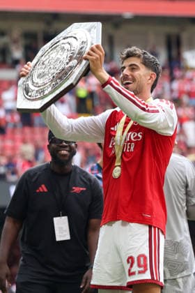 Arsenal v Manchester City FA Community Shield Kai Havertz of Arsenal celebrates with the trophy during the FA Community Shield match between Arsenal and Manchester City at the Principality Stadium, Cardiff 16 08 2026 UK Newspapers OUT Copyright: xKaraxThomasx FIL-23790-0056