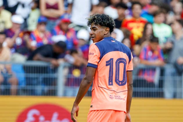 Lamine Yamal FC Barcelona, Barca 10) , Schweiz, Fussball, Testspiel, 2026 2027, FC Basel vs. FC Barcelona, 16.08.2026, Basel Sankt Jakob Park Schweiz *** Lamine Yamal, FC Barcelona, 10, Switzerland, soccer, friendly match, 2026–2027, FC Basel vs. FC Barcelona, August 16, 2026, St. Jakob Park, Basel, Switzerland Copyright: xGrantxHubbsx