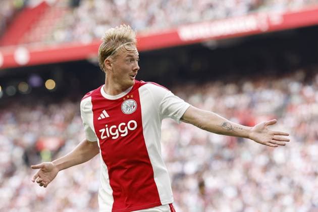 AMSTERDAM - Julian Brandt of AFC Ajax during the Dutch Eredivisie match between AFC Ajax and SC Heerenveen at the Johan Cruijff ArenA on August 16, 2026 in Amsterdam, the Netherlands. MAURICE VAN STEEN ANP Eredivisie 2026-2027 xVIxANPxSportx xMauricexvanxSteenxIVx 565626150 originalFilename: 565626150.jpg