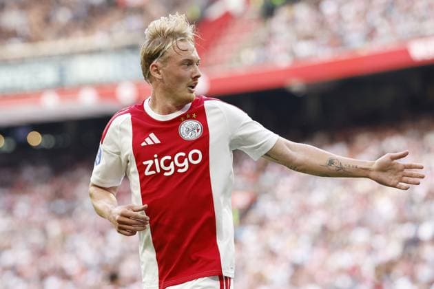 AMSTERDAM - Julian Brandt of AFC Ajax during the Dutch Eredivisie match between AFC Ajax and SC Heerenveen at the Johan Cruijff ArenA on August 16, 2026 in Amsterdam, the Netherlands. MAURICE VAN STEEN ANP Eredivisie 2026-2027 xVIxANPxSportx xMauricexvanxSteenxIVx 565626937 originalFilename: 565626937.jpg