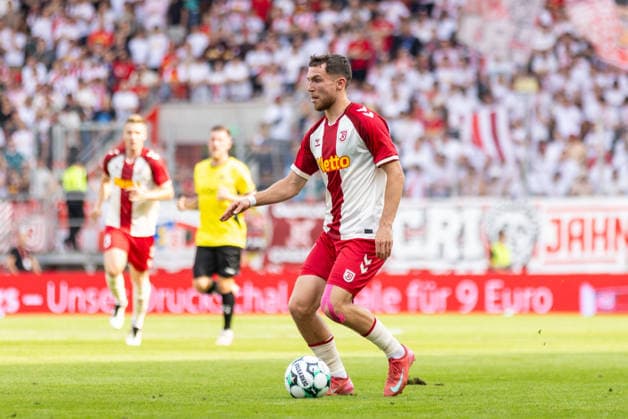 16.08.2026, Fussball, GER, Saison, 3.Liga, Saision 2026 2027, 02. Spieltag, SSV Jahn Regensburg - 1.FC Saarbrücken Oscar Schönfelder (SSV Jahn Regensburg) DFL REGULATIONS PROHIBIT ANY USE OF PHOTOGRAPHS AS IMAGE SEQUENCES AND OR QUASI-VIDEO. *** August 16, 2026, Soccer, GER, Season, 3rd Division, 2026–2027 Season, Matchday 2, SSV Jahn Regensburg vs. 1. FC Saarbrücken, Oscar Schönfelder, SSV Jahn Regensburg. DFL regulations prohibit any use of photographs as image sequences and or quasi-video.