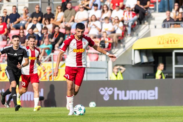 16.08.2026, Fussball, GER, Saison, 3.Liga, Saision 2026 2027, 02. Spieltag, SSV Jahn Regensburg - 1.FC Saarbrücken Nassim Boujellab (SSV Jahn Regensburg) DFL REGULATIONS PROHIBIT ANY USE OF PHOTOGRAPHS AS IMAGE SEQUENCES AND OR QUASI-VIDEO. *** August 16, 2026, Soccer, GER, Season, 3rd Division, 2026–2027 Season, Matchday 2, SSV Jahn Regensburg vs. 1. FC Saarbrücken, Nassim Boujellab, SSV Jahn Regensburg. DFL regulations prohibit any use of photographs as image sequences and or quasi-video.