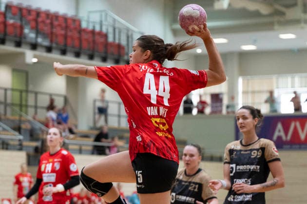 Handball Bundesliga Frauen, Saison 2026 2027 SV Union Halle-Neustadt vs.Hazena Kynzvart Testspiel Halle, Deutschland 16.August 2026: Im Bild:Lois van Vliet (Halle) Halle Saale SWH Arena Sachsen-Anhalt Deutschland *** Women s Handball Bundesliga, 2026–2027 Season: SV Union Halle Neustadt vs. Hazena Kynzvart, Friendly Match, Halle, Germany, August 16, 2026. Pictured: Lois van Vliet, Halle, Halle-Saale, SWH Arena, Saxony-Anhalt, Germany