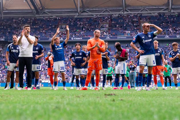15.08.2026, Fussball, Testspiel FC Schalke 04 - Real Madrid CF. v. l. Trainer Miron Muslic (FC Schalke 04), Luca Vozar (FC Schalke 04), Satoshi Tanaka (FC Schalke 04), Torwart Loris Karius (FC Schalke 04), Christian Gomis (FC Schalke 04), Timo Becker (FC Schalke 04). Gelsenkirchen Veltins Arena NRW Deutschland xRHR-FOTO DEx *** August 15, 2026, Soccer, Friendly Match: FC Schalke 04 vs. Real Madrid CF, Coach Miron Muslic, FC Schalke 04, Luca Vozar, FC Schalke 04; Satoshi Tanaka, FC Schalke 04; Goalkeeper Loris Karius, FC Schalke 04; Christian Gomis, FC Schalke 04; Timo Becker, FC Schalke 04; Gelsenkirchen, Veltins Arena, North Rhine-Westphalia, Germany; xRHR PHOTO DEx Copyright: DennisxEwert RHR-FOTOx RHR-FOTO DE