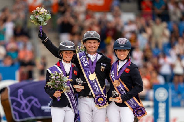 Gold für Michael Jung, Silber für Rosalind Canter und Bronze für Laura Collett FEI World Championships Aachen 2026, Eventing Jumping, 16.08.2026 FEI World Championships Aachen 2026, Eventing Jumping, 16.08.2026 Aachen *** Gold for Michael Jung, Silver for Rosalind Canter, and Bronze for Laura Collett FEI World Championships Aachen 2026, Eventing Jumping, August 16, 2026 FEI World Championships Aachen 2026, Eventing Jumping, August 16, 2026 Aachen Copyright: xEibner-Pressefoto J.xDerondeaux EP_JDU