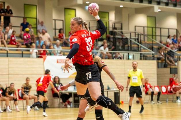 Handball Bundesliga Frauen, Saison 2026 2027 SV Union Halle-Neustadt vs.Hazena Kynzvart Testspiel Halle, Deutschland 16.August 2026: Im Bild:Nele Wenzel (Halle) Halle Saale SWH Arena Sachsen-Anhalt Deutschland *** Women s Handball Bundesliga, 2026–2027 Season: SV Union Halle Neustadt vs. Hazena Kynzvart, Friendly Match, Halle, Germany, August 16, 2026. Pictured: Nele Wenzel, Halle, Halle-Saale, SWH Arena, Saxony-Anhalt, Germany