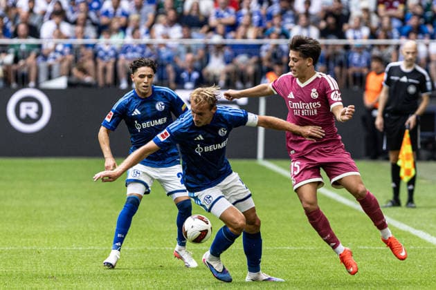 Testspiel: FC Schalke 04 - Real Madrid; 16.08.2026 Timo Becker (FC Schalke 04, 5), Arda Güler (Real Madrid, 15) Testspiel: FC Schalke 04 - Real Madrid; Veltins-Arena, Gelsenkirchen; 16.08.2026 *** Friendly Match: FC Schalke 04 vs. Real Madrid, August 16, 2026; Timo Becker (FC Schalke 04, 5), Arda Güler (Real Madrid, 15); Friendly Match: FC Schalke 04 vs. Real Madrid, Veltins Arena, Gelsenkirchen, August 16, 2026 Copyright: xBEAUTIFULxSPORTS Buriakovx