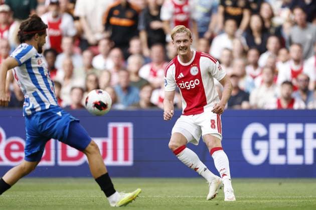 AMSTERDAM - Julian Brandt of AFC Ajax during the Dutch Eredivisie match between AFC Ajax and SC Heerenveen at the Johan Cruijff ArenA on August 16, 2026 in Amsterdam, the Netherlands. MAURICE VAN STEEN ANP Eredivisie 2026-2027 xVIxANPxSportx xMauricexvanxSteenxIVx 565632114 originalFilename: 565632114.jpg