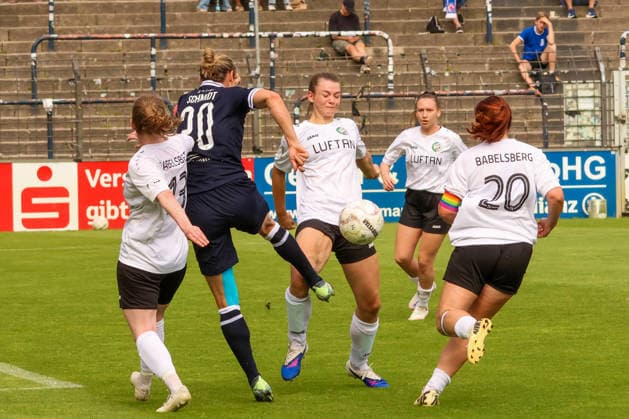 2026-08-16 , FSV Babelsberg 74 vs Turbine Potsdam, Frauen, DFB-Pokal 1. Runde , Karl-Liebknecht-Stadion Bianca Schmidt (1.FFC Turbine Potsdam, 20) am Ball Potsdam Brandenburg Germany *** August 16, 2026, FSV Babelsberg 74 vs. Turbine Potsdam, Women, DFB Cup First Round, Karl Liebknecht Stadium, Bianca Schmidt 1 (FFC Turbine Potsdam), 20 am Ball, Potsdam, Brandenburg, Germany