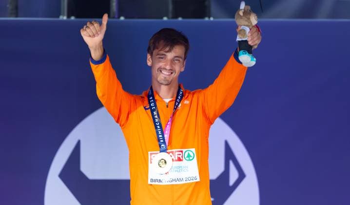 BIRMINGHAM - Stefan Nillessen during the medal ceremony for the 1500 meters on the final day of the European Athletics Championships. IRIS VAN DEN BROEK ANP xVIxANPxSportx xxANPxIVx 565633056 originalFilename: 565633056.jpg
