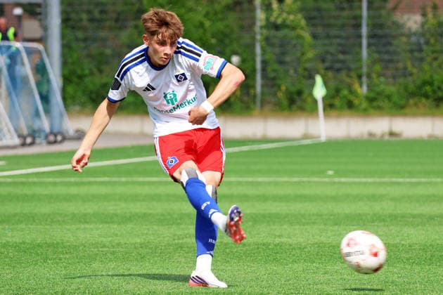 Regionalliga Nord Saison 2026-2027 Hamburger SV II - SV DrochtersenAssel im Stadion Hoheluft Mads Broecker (HSV II) *** Regionalliga Nord 2026–2027 Season: Hamburger SV II vs. SV Drochtersen-Assel at Hoheluft Stadium; Mads Broecker, HSV II