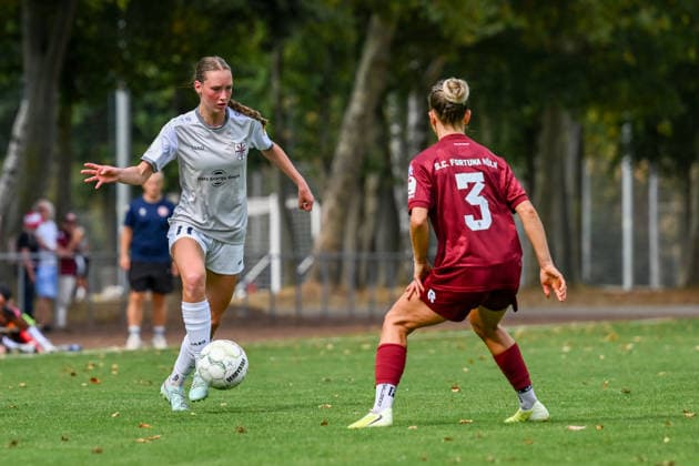16.08.2026, Fußball, Play-offs DFB-Pokal Frauen 2026 2027, Fortuna Köln - SG 99 Andernach Ina Keller (11 Andernach) nimmt den Ball an. *** August 16, 2026, Soccer, 2026–2027 DFB Women s Cup Playoffs, Fortuna Cologne vs. SG 99 Andernach; Ina Keller 11 (Andernach) receives the ball