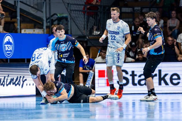 16.08.2026, GER, Handball, Maenner, Saison 26 27, Wartburg-Cup presented by Koetter Security, ThSV Eisenach - TBV Lemgo Lippe Hendrik Wagner (TVB Lemgo-Lippe), Stephan Seitz (ThSV Eisenach,44) 99817 Eisenach Werner-Assmann-Halle Am Sportp Thueringen Deutschland *** August 16, 2026, GER, Handball, Men, Season 26–27, Wartburg Cup presented by Koetter Security, ThSV Eisenach vs. TBV Lemgo Lippe, Hendrik Wagner (TVB Lemgo Lippe), Stephan Seitz (ThSV Eisenach), 44 99817 Eisenach, Werner Assmann Hall, Am Sportpark, Thuringia, Germany