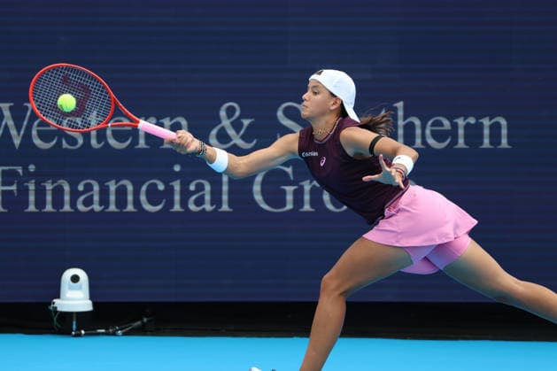 August 16, 2026, Mason, Oh, USA: Cincinnati Open Tennis 2026 - Emiliana Arango hits a ball against Iga Swiatek. 2026 08 16. Cincinnati Open Tennis 2026  - ZUMAn24_ 20260816_zaf_n24_059 Copyright: xWallyxNellx