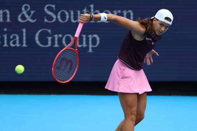 August 16, 2026, Mason, Oh, USA: Cincinnati Open Tennis 2026 - Emiliana Arango hits a ball against Iga Swiatek. 2026 08 16. Cincinnati Open Tennis 2026  - ZUMAn24_ 20260816_zaf_n24_065 Copyright: xWallyxNellx