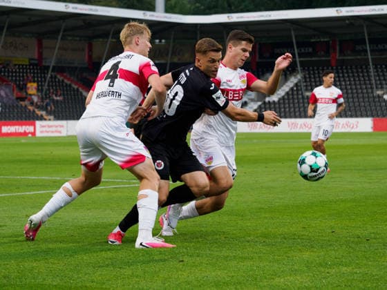 Maximilian Herwerth (VfB Stuttgart U23, 04), David Otto (FC Viktoria Koeln, 10), Antonijo Janjic (VfB Stuttgart U23, 17) GER, Fussball, VfB Stuttgart II vs. Viktoria Koeln, 3. Liga, 2. Spieltag, Saison 2026 2027, 16.08.2026 GER, Fussball, VfB Stuttgart II vs. Viktoria Koeln, 3. Liga, 2. Spieltag, Saison 2026 2027, 16.08.2026 Aspach *** Maximilian Herwerth, VfB Stuttgart U23, 04, David Otto, FC Viktoria Cologne, 10, Antonijo Janjic, VfB Stuttgart U23, 17 GER, Soccer, VfB Stuttgart II vs. Viktoria Cologne, 3. Liga, Matchday 2, 2026–2027 Season, August 16, 2026 GER, Soccer, VfB Stuttgart II vs. Viktoria Cologne, 3. Liga, Matchday 2, 2026–2027 season, August 16, 2026 Aspach Copyright: xCarstenxSchweringx EP_CSG