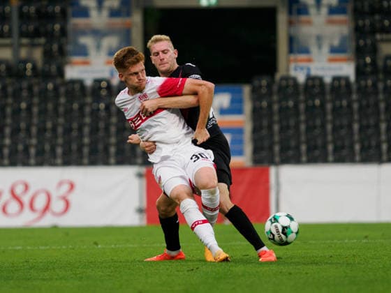 Sport Bilder des Tages Zweikampf Jordan Majchrzak (VfB Stuttgart U23, 30) gegen Meiko Sponsel (FC Viktoria Koeln, 19) GER, Fussball, VfB Stuttgart II vs. Viktoria Koeln, 3. Liga, 2. Spieltag, Saison 2026 2027, 16.08.2026 GER, Fussball, VfB Stuttgart II vs. Viktoria Koeln, 3. Liga, 2. Spieltag, Saison 2026 2027, 16.08.2026 Aspach *** Tackle between Jordan Majchrzak (VfB Stuttgart U23, 30) and Meiko Sponsel (FC Viktoria Cologne, 19), GER, Soccer, VfB Stuttgart II vs. Viktoria Cologne, 3. Liga, Matchday 2, 2026–2027 Season, August 16, 2026 GER, Soccer, VfB Stuttgart II vs. Viktoria Cologne, 3rd Division, Matchday 2, 2026–2027 season, August 16, 2026 Aspach Copyright: xCarstenxSchweringx EP_CSG