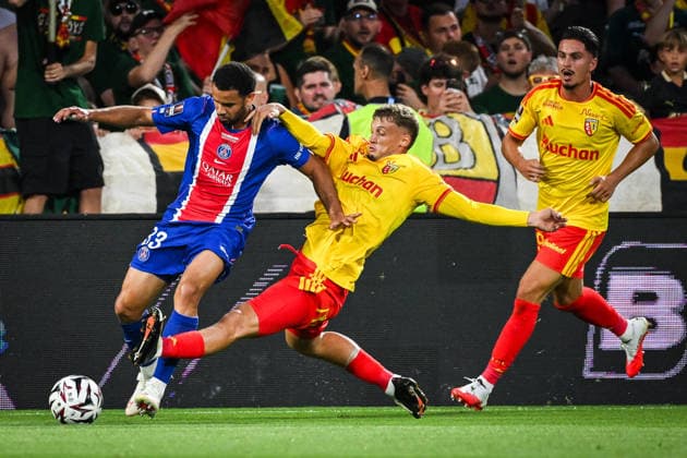 August 16, 2026, Lens, France, France: Warren ZAIRE-EMERY of PSG, Michael CUISANCE of Lens and Franjo IVANOVIC of Lens during the Champions Trophy (Trophee des Champions) match between RC Lens and Paris Saint-Germain (PSG) at Bollaert-Delelis Stadium on August 16, 2026 in Lens, France. RC Lens V Paris Saint-Germain - Champions Trophy  - ZUMAm308 20260816_zsp_m308_004 Copyright: xMatthieuxMirvillex