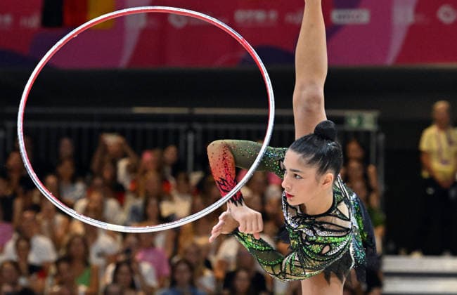 16.08.2026, xhbx, Rhythmische Sportgymnastik Weltmeisterschaft 2026, v.l. Sofia Raffaeli (Italien) Reifen Frankfurt am Main *** August 16, 2026, xhbx, 2026 Rhythmic Gymnastics World Championships, from left: Sofia Raffaeli (Italy), hoop, Frankfurt am Main