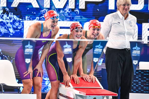 NATATION : Championnat d europe de natation 2026 - PARIS - 16 08 2026 Lauren Cox (GBR) Angharad Evans (GBR) Keanna Macinnes (GBR) Saint DenisFrance  Copyright: xBaptistexAutissierx