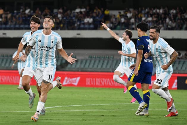 IPA87550941 - Bernat Guiu of Virtus Entella Chiavari celebrates after scoring a goal during the soccer match between Hellas Verona FC and Virtus Entella Chiavari, Round of 32 of the 2026 2027 Frecciarossa Italian Cup, at Marcantonio Bentegodi Stadium on August 16, 2026 in Verona, Italy.  Copyright: xRobertoxTommasini IPAxSportx xx 87550941