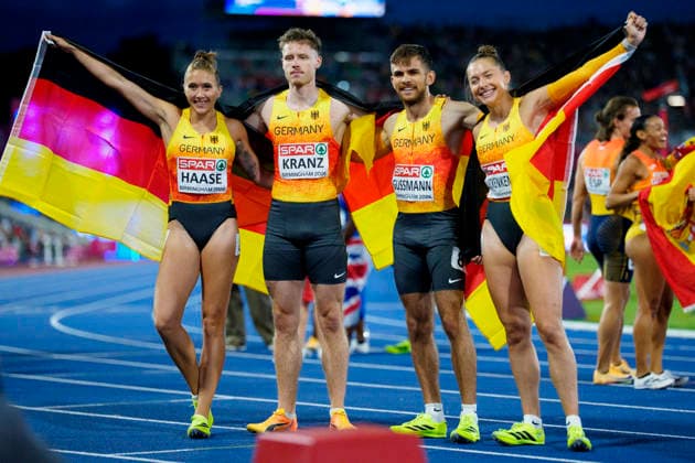 BIRMINGHAM, GREAT BRITAIN - AUGUST 16, 2026 : Silver for the 4x100m mixed relay: Heiko GUSSMANN (GER Germany), Kevin KRANZ (GER Germany), Gina LÜCKENKEMPER (GER Germany) and Rebekka HAASE (GER Germany) during the European Athletics Championships at Alexander Stadium on August 16, 2026 in Birmingham, Great Britain. Great Britain Copyright: xLeahxKohringx