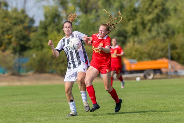 Erfurt, Deutschland 16. August 2026: DFB-Pokal Frauen - 2026 2027 - Play-off - 1. FFV Erfurt gegen FC Ingolstadt 04 Im Bild: v. li. im Zweikampf Mila Steinhart (FCI) und Pia Huck (Erfurt) DFL DFB regulations prohibit any use of photographs as image sequences and or quasi-video Sportpark Johannesplatz Thüringen *** Erfurt, Germany, August 16, 2026, 2026–2027 DFB Women’s Cup, Playoff 1: FFV Erfurt vs. FC Ingolstadt 04. Pictured, from left, in a tackle: Mila Steinhart (FCI) and Pia Huck (Erfurt). DFL and DFB regulations prohibit any use of photographs as image sequences and or quasi-video. Sportpark Johannesplatz, Thuringia Copyright: xFotostandx xSchäferx