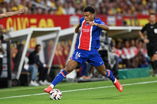 260816 RC Lens vs PSG Desire Doue (14) of PSG pictured during the French season 2026 - 2027 Trophee des champions - supercup game between Racing Club De Lens and Paris Saint-Germain on August 16 , 2026 in Lens, France. (Photo by David Catry sportpix) Lens Stade Bollaert Delelis Hauts de France France  Copyright: xsportpixxDavidxCatryx