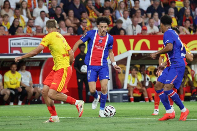 FOOTBALL : RC Lens vs Paris Saint-Germain - TrophÃ e des Champions - 16 08 2026 Maghnes AKLIOUCHE (PSG) lors du match RC Lens vs Paris Saint-Germain, TrophÃ e des Champions, stade Bollaert-Delelis, le 16 aoÃ»t 2026 - photo Laurent Sanson PsnewZ  Copyright: xLaurentxSANSONx xPsnewZx