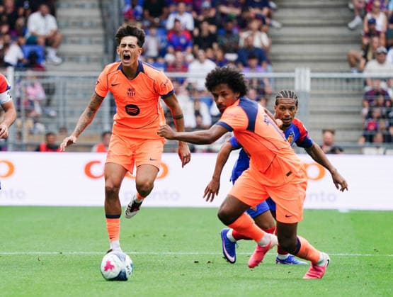 16.08.2026 Schweiz Basel St.Jakob-Park Fssball Herren Saison 2026-2027 Testspiel FC Basel - FC Barcelona, Barca 2:5 Bild. gegen Marc Bernal - Karim Adeyemi Re. FC Barcelona Aktion Zweikampf *** August 16, 2026, Switzerland, Basel, St. Jakob Park, Men s Soccer, 2026–2027 Season, Friendly Match: FC Basel vs. FC Barcelona, 2–5, Photo of Marc Bernal and Karim Adeyemi (FC Barcelona) in a tackle 