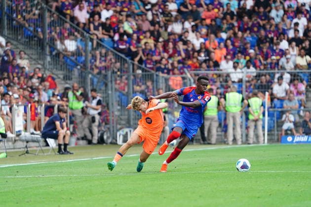 16.08.2026 Schweiz Basel St.Jakob-Park Fssball Herren Saison 2026-2027 Testspiel FC Basel - FC Barcelona, Barca 2:5 Bild. Methino FC Basel gegen Fermin Lopez FC Barcelona Li.Aktion Zweikampf *** August 16, 2026 Switzerland Basel St. Jakob Park Men s Soccer 2026–2027 Season Friendly Match FC Basel vs. FC Barcelona 2–5 Photo: Methino (FC Basel) vs. Fermin Lopez (FC Barcelona) – Action: Tackle 