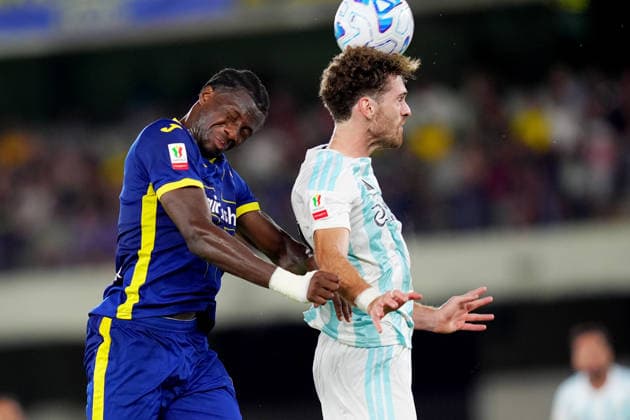 Verona s Daniel Oyegoke fights for the ball with Entella s Andrea Franzoni during Frecciarossa Italian Cup 2026 2027 soccer match between Hellas Verona and Entella at the Bentegodi Stadium in Verona, north Italy - Sunday August 16, 2026. - Soccer .  Copyright: xSpada LaPressex
