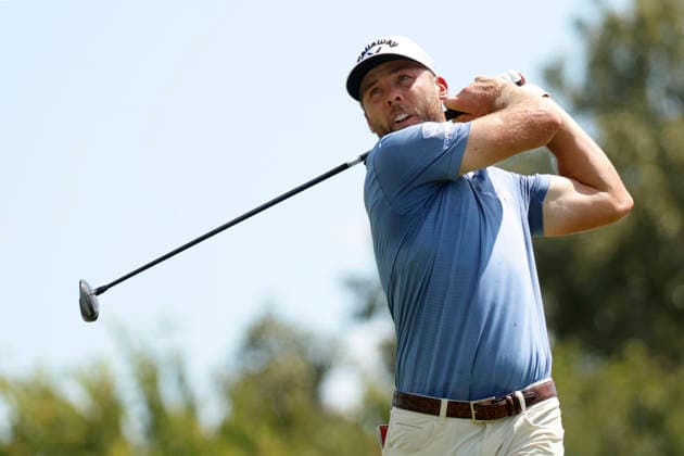 MEMPHIS, TN - AUGUST 16: Sam Burns of the United States watches his tee shot on No. 9 during the final round of the FedEx St. Jude Championship, August 16, 2026, at TPC Southwind in Memphis, Tennessee. (Photo by Matthew Maxey Icon Sportswire) GOLF: AUG 16 PGA, Golf Herren FedEx St. Jude Championship EDITORIAL USE ONLY Icon260816055