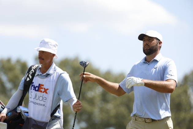 MEMPHIS, TN - AUGUST 16: Scottie Scheffler of the United States and his caddie Ted Scott walk off the No. 9 tee box during the final round of the FedEx St. Jude Championship, August 16, 2026, at TPC Southwind in Memphis, Tennessee. (Photo by Matthew Maxey Icon Sportswire) GOLF: AUG 16 PGA, Golf Herren FedEx St. Jude Championship EDITORIAL USE ONLY Icon260816058