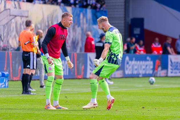 Deutschland: 3.Liga, Saison 2026 2027, 16.08.2026, 2. Spieltag, FC Hansa Rostock vs Waldhof Mannheim, Ostseestadion : Torjubel nach dem Tor zum 3:3 für den FC Hansa Rostock durch Torschütze Carstens, Florian (FC Hansa Rostock, 17), Unbehaun, Luca (FC Hansa Rostock, 1), Stein, Vannic (FC Hansa Rostock, 30) *** German 3rd Division, 2026–2027 Season, August 16, 2026, Matchday 2, FC Hansa Rostock vs. Waldhof Mannheim, Ostseestadion. Celebrations after the goal that tied the score at 3–3 for FC Hansa Rostock, scored by Florian Carstens. FC Hansa Rostock, 17, Unbehaun, Luca Unbehaun, FC Hansa Rostock, 1, Vannic Stein, FC Hansa Rostock, 30 Copyright: xMichellexLukax