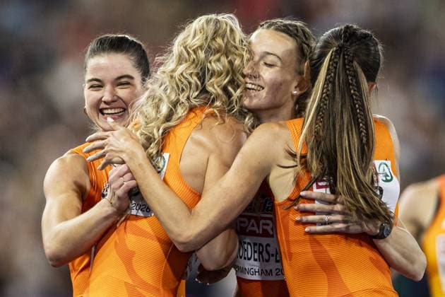 BIRMINGHAM - (lr) Myrte van der Schoot, Lieke Klaver, Femke Broeders-Bol, Eveline Saalberg after the women s 4x400 relay on the final day of the European Athletics Championships. IRIS VAN DEN BROEK ANP xVIxANPxSportx xxANPxIVx 565647521 originalFilename: 565647521.jpg