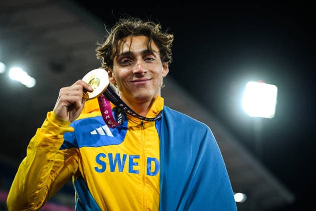260816 Armand Duplantis of Sweden celebrates with his gold medal after winning in men s pole vault final during day 7 of the 2026 European Athletics Championships on August 16, 2026 in Birmingham. Photo: Radoslaw Jozwiak BILDBYRAN MT1072 friidrott athletics friidrett friidrotts-em em friidretts-em 2026 european athletics championships 7 bbeng sweden sverige pole vault stavsprang stavhopp guld gold *** August 16, 2026: Armand Duplantis of Sweden celebrates with his gold medal after winning the men’s pole vault final on Day 7 of the 2026 European Athletics Championships on August 16, 2026 in Birmingham. Photo by Radoslaw Jozwiak, BILDBYRAN MT1072. track and field athletics friidrett European Athletics Championships 2026 7 bbeng Sweden pole vault gold  Copyright: RADOSLAWxJOZWIAK BB260816ZN009