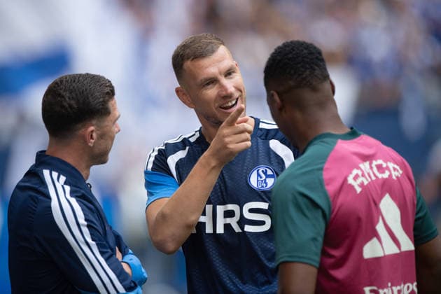 v.l. Nikola KATIC (GE) , Edin DZEKO (GE) und Ibrahima KONATE (Real Madrid) Fussball Freundschaftsspiel FC Schalke 04 - Real Madrid 0-3 am 16.08.2026 in der Veltins-Arena Gelsenkirchen Deutschland. DFL regulations prohibit any use of photographs as image sequences and or quasi-video Â *** From left: Nikola KATIC (GE), Edin DZEKO GE and Ibrahima KONATE Real Madrid Soccer Friendly Match FC Schalke 04 vs. Real Madrid 0–3 on August 16, 2026, at the Veltins Arena in Gelsenkirchen, Germany. DFL regulations prohibit any use of photographs as image sequences and or quasi-video.